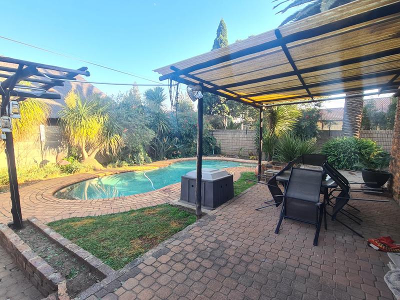 5 Bedroom Property for Sale in Dalpark Ext 1 Gauteng