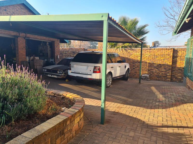 5 Bedroom Property for Sale in Dalpark Ext 1 Gauteng
