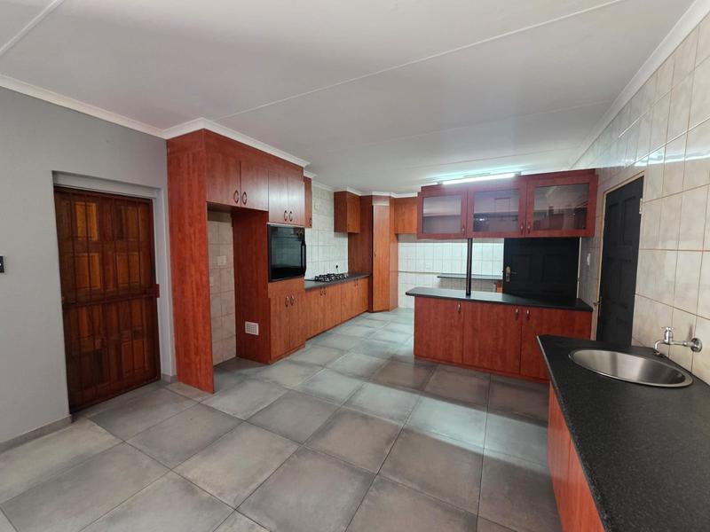 4 Bedroom Property for Sale in Rothdene Gauteng