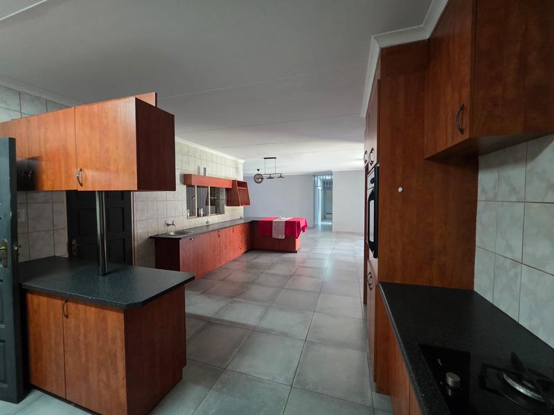 4 Bedroom Property for Sale in Rothdene Gauteng