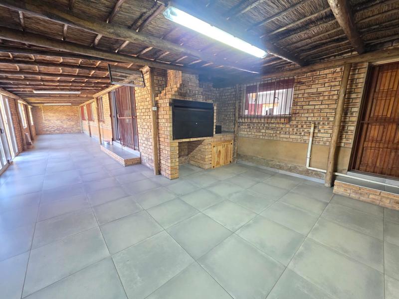 4 Bedroom Property for Sale in Rothdene Gauteng