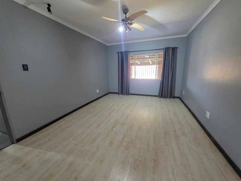4 Bedroom Property for Sale in Rothdene Gauteng