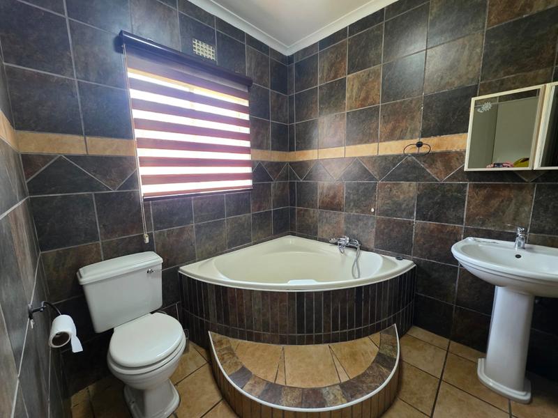 4 Bedroom Property for Sale in Rothdene Gauteng