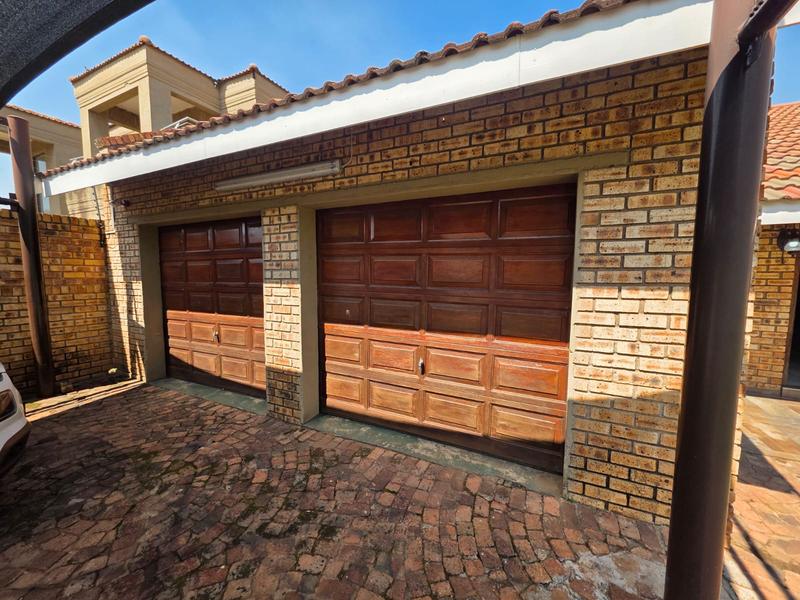 4 Bedroom Property for Sale in Rothdene Gauteng