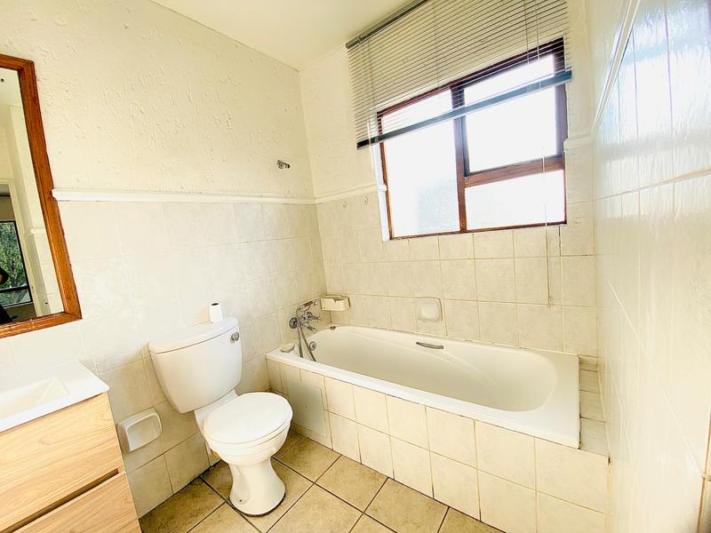 To Let 2 Bedroom Property for Rent in Pineslopes Gauteng