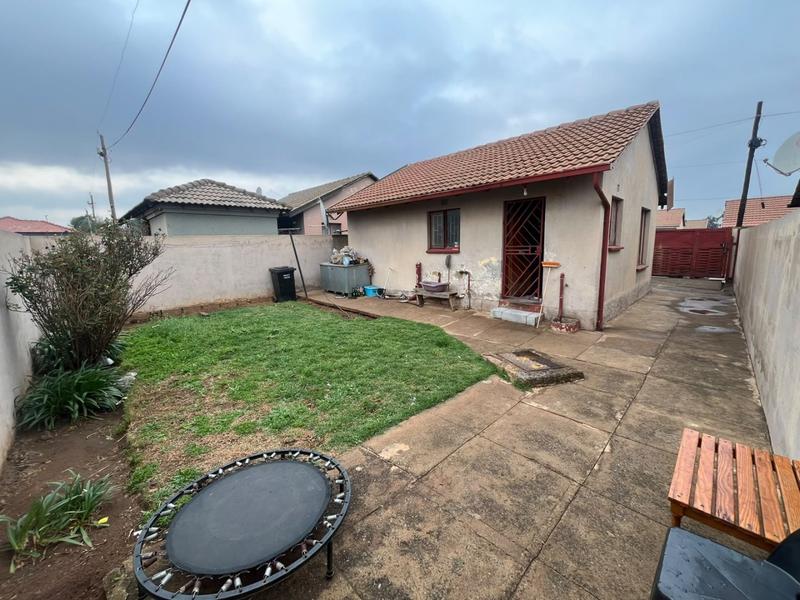 2 Bedroom Property for Sale in Kagiso Gauteng