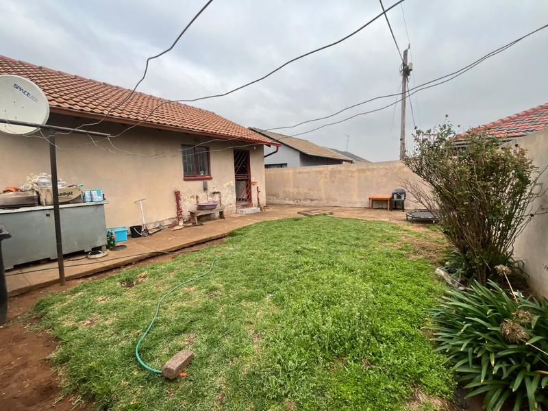 2 Bedroom Property for Sale in Kagiso Gauteng