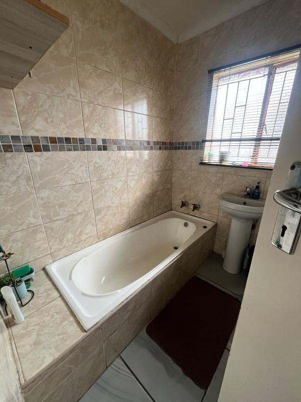 2 Bedroom Property for Sale in Kagiso Gauteng