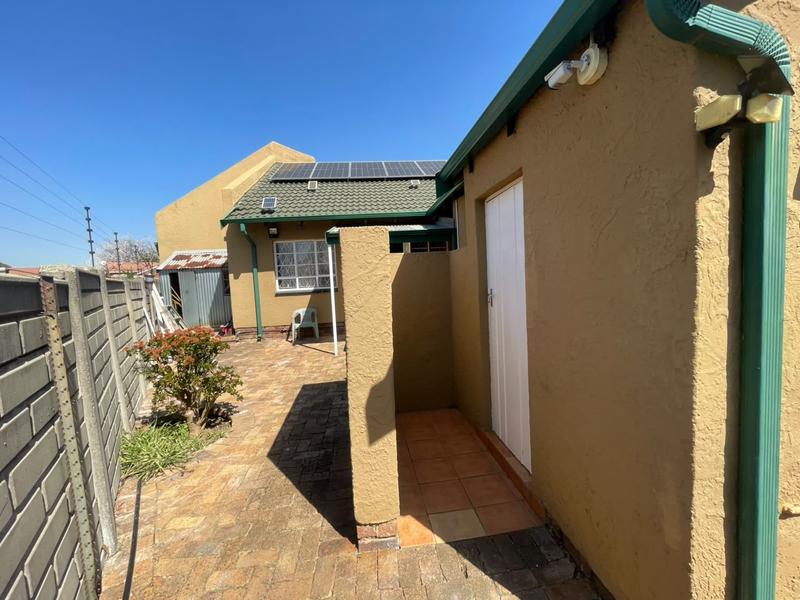 4 Bedroom Property for Sale in Rynfield Gauteng
