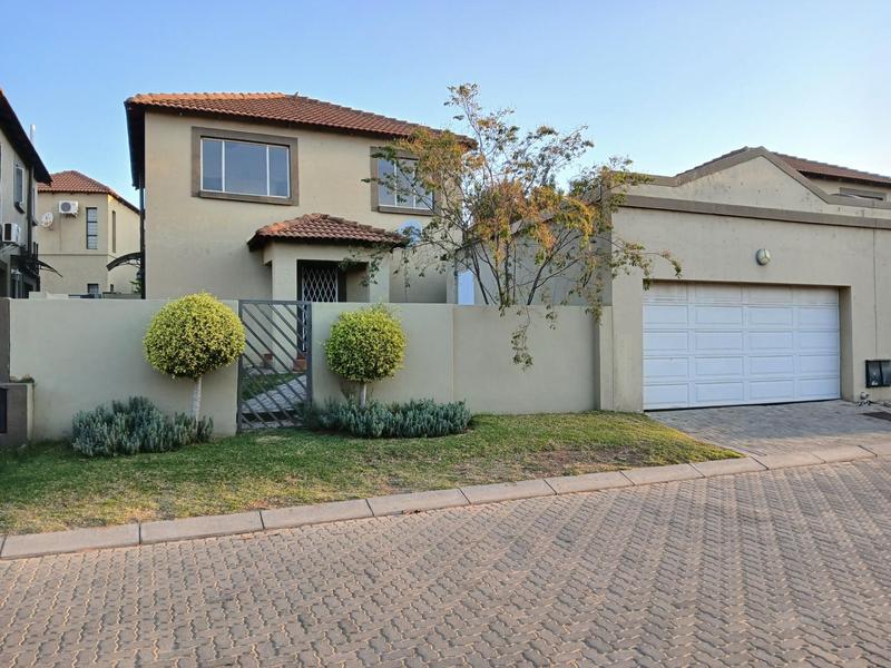 To Let 3 Bedroom Property for Rent in North Riding Gauteng