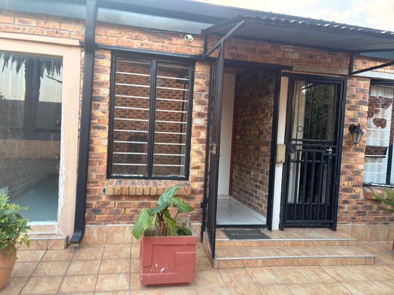 To Let 2 Bedroom Property for Rent in Birchleigh Gauteng