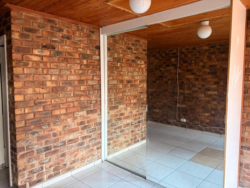 To Let 2 Bedroom Property for Rent in Birchleigh Gauteng