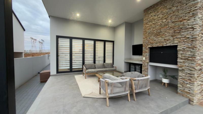 4 Bedroom Property for Sale in Midstream Heights Gauteng