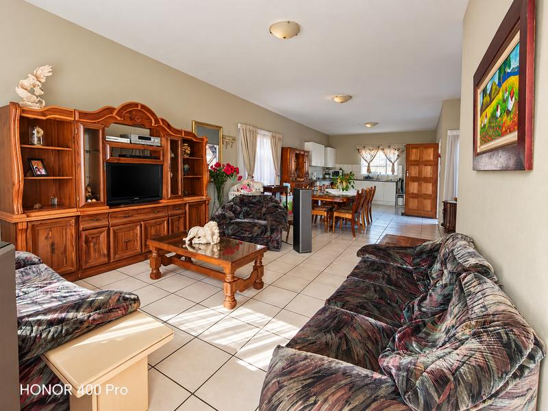 To Let 3 Bedroom Property for Rent in Strubenvale Gauteng