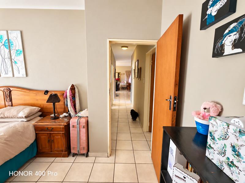 To Let 3 Bedroom Property for Rent in Strubenvale Gauteng