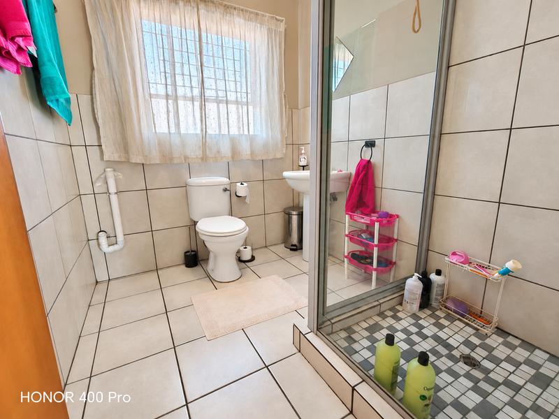 To Let 3 Bedroom Property for Rent in Strubenvale Gauteng
