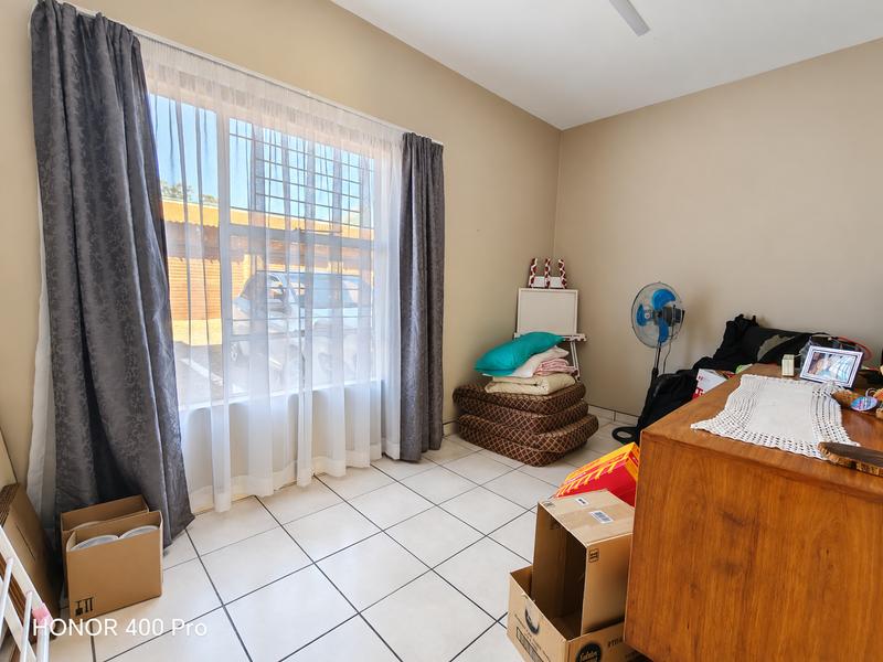 To Let 3 Bedroom Property for Rent in Strubenvale Gauteng