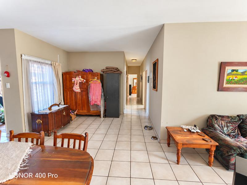 To Let 3 Bedroom Property for Rent in Strubenvale Gauteng