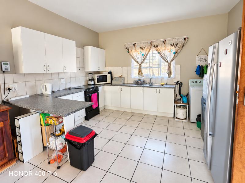 To Let 3 Bedroom Property for Rent in Strubenvale Gauteng