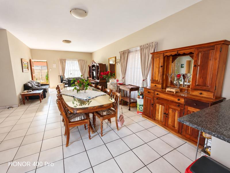 To Let 3 Bedroom Property for Rent in Strubenvale Gauteng