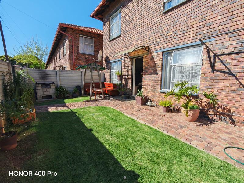 To Let 3 Bedroom Property for Rent in Strubenvale Gauteng