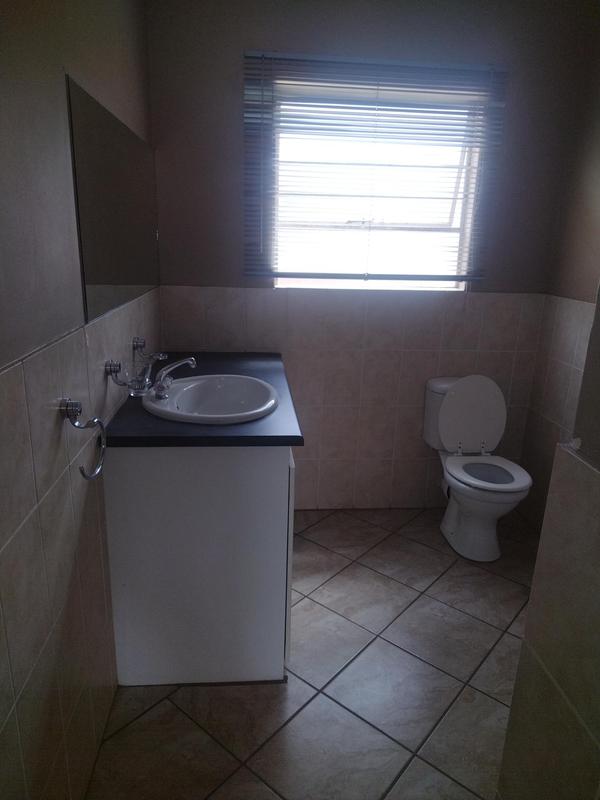 To Let 3 Bedroom Property for Rent in Randfontein Gauteng