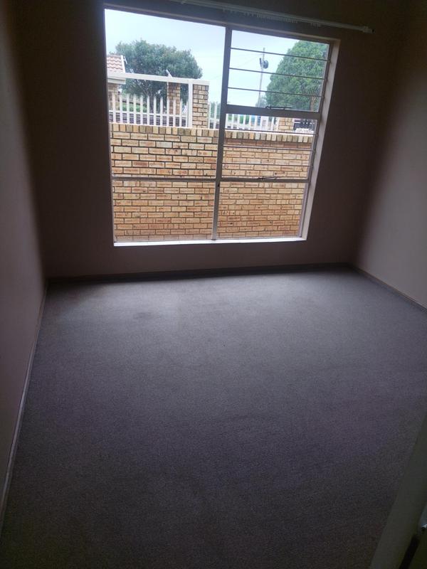 To Let 3 Bedroom Property for Rent in Randfontein Gauteng