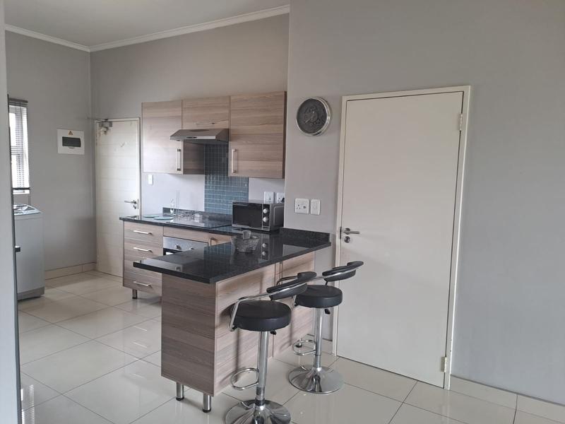 To Let 2 Bedroom Property for Rent in Blue Hills Gauteng