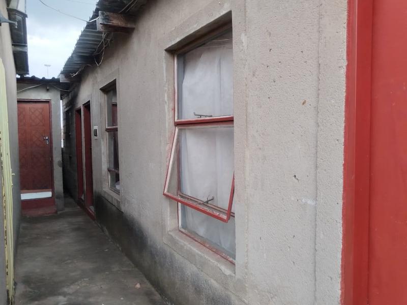 8 Bedroom Property for Sale in Olievenhoutbosch Gauteng