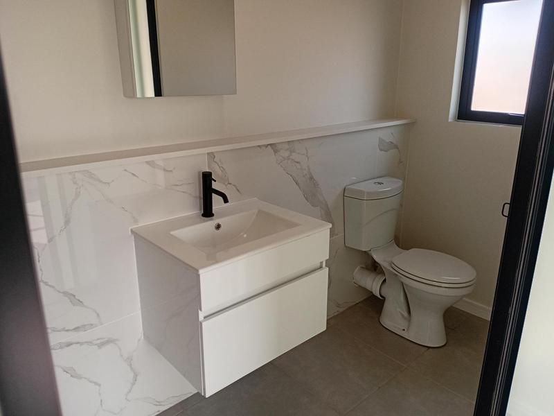 To Let 2 Bedroom Property for Rent in Waterfall Gauteng