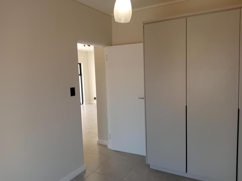 To Let 2 Bedroom Property for Rent in Waterfall Gauteng