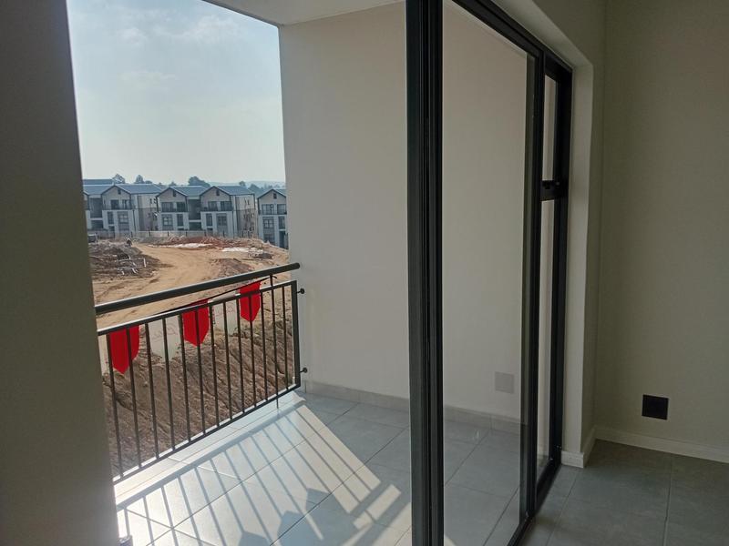 To Let 2 Bedroom Property for Rent in Waterfall Gauteng
