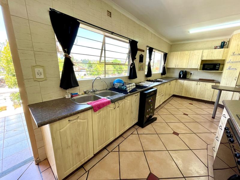 3 Bedroom Property for Sale in Kenmare Gauteng
