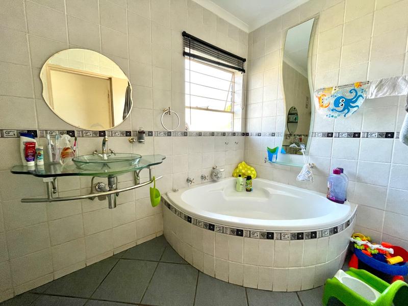 3 Bedroom Property for Sale in Kenmare Gauteng