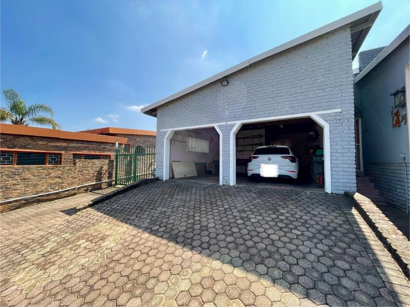 3 Bedroom Property for Sale in Kenmare Gauteng