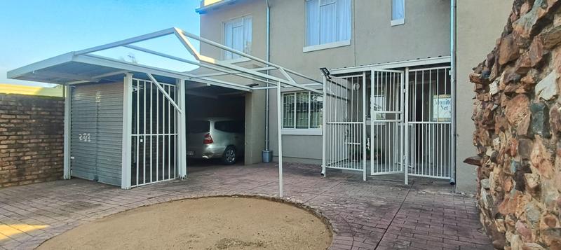 4 Bedroom Property for Sale in Elandspoort Gauteng