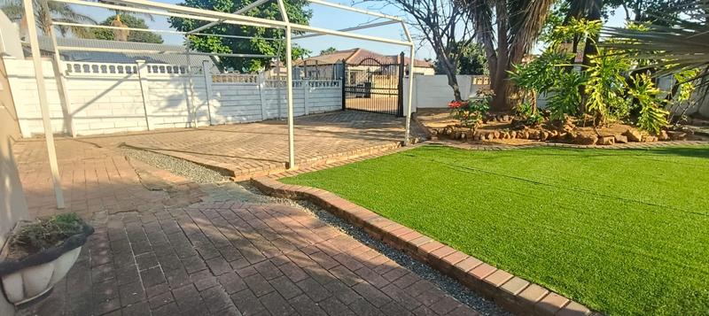 4 Bedroom Property for Sale in Elandspoort Gauteng