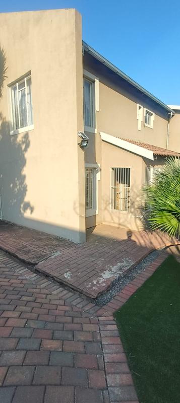 4 Bedroom Property for Sale in Elandspoort Gauteng