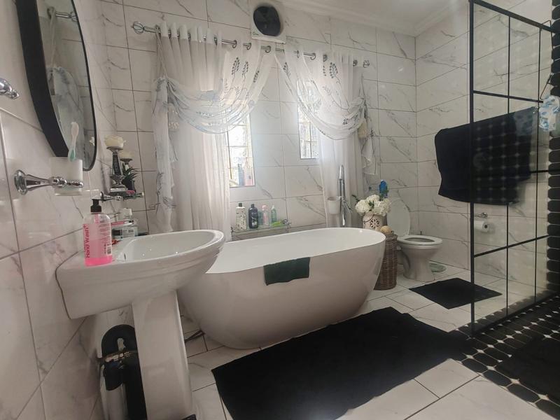 3 Bedroom Property for Sale in Pretoria Gardens Gauteng