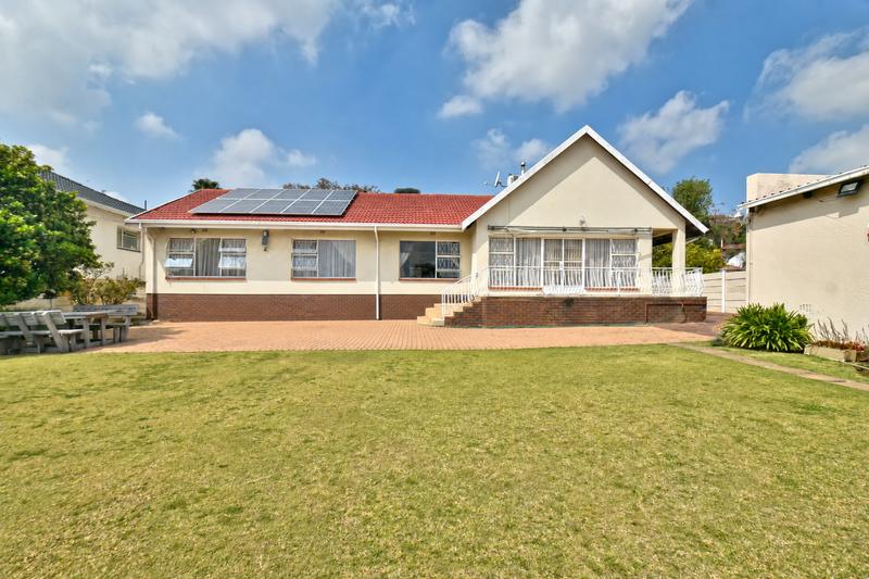 5 Bedroom Property for Sale in Glenanda Gauteng