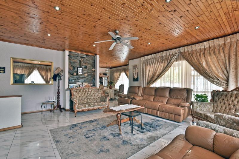 5 Bedroom Property for Sale in Glenanda Gauteng