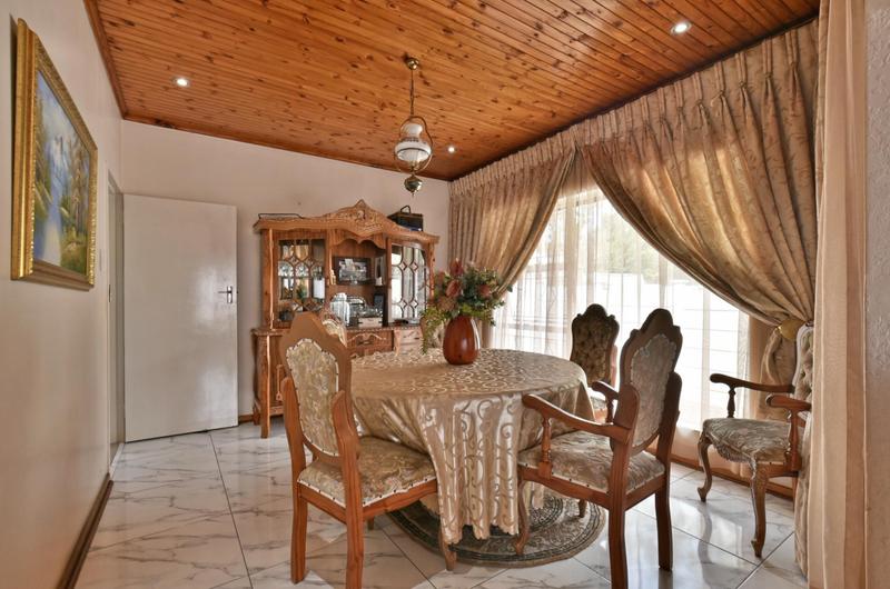 5 Bedroom Property for Sale in Glenanda Gauteng
