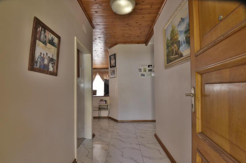 5 Bedroom Property for Sale in Glenanda Gauteng