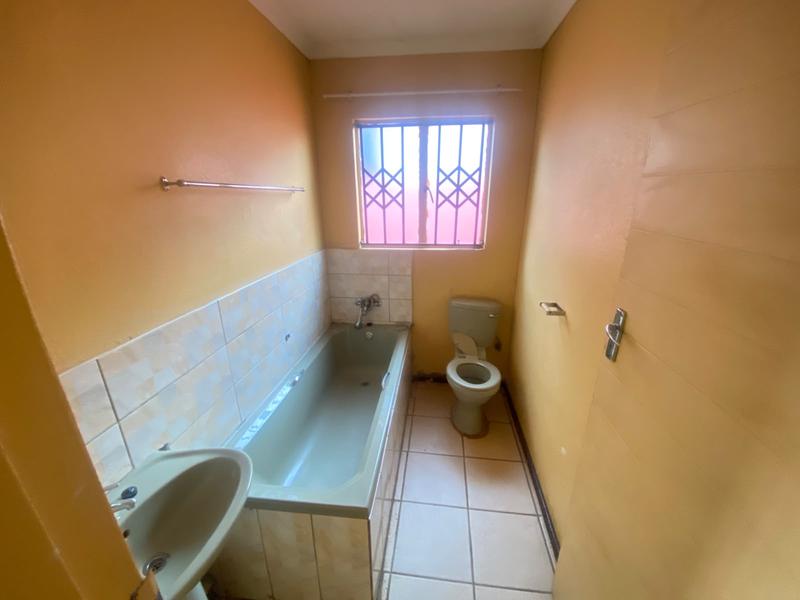 3 Bedroom Property for Sale in Protea Glen Gauteng