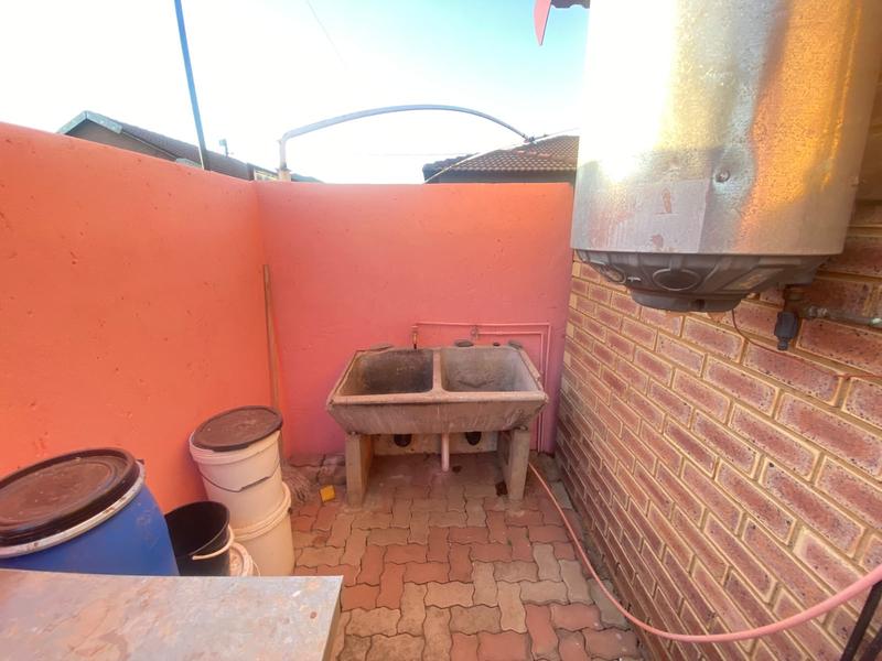 3 Bedroom Property for Sale in Protea Glen Gauteng