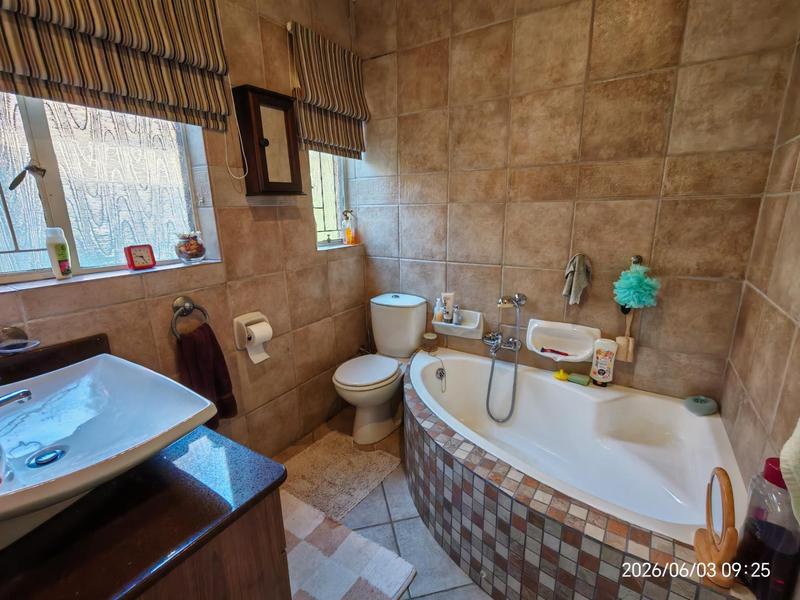 4 Bedroom Property for Sale in Wierda Park Gauteng