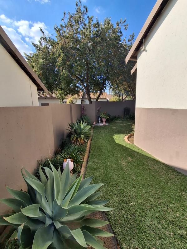 2 Bedroom Property for Sale in Thatchfield Gauteng