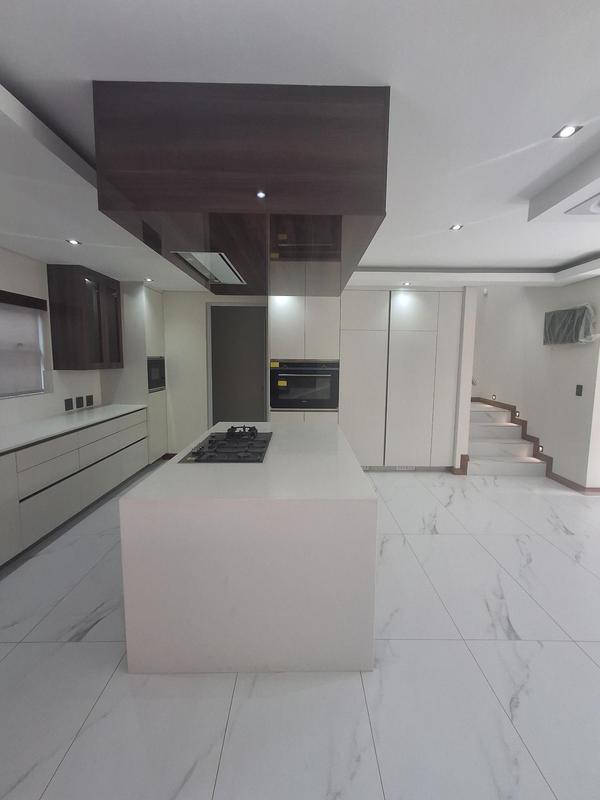 To Let 4 Bedroom Property for Rent in Linden Gauteng