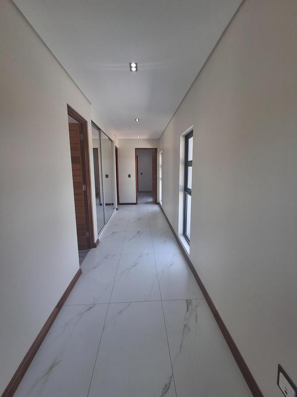 To Let 4 Bedroom Property for Rent in Linden Gauteng