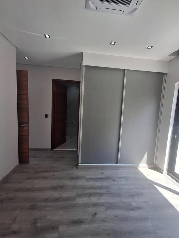 To Let 4 Bedroom Property for Rent in Linden Gauteng